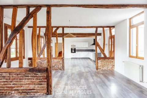 Corps de ferme avec belle longère et annexe