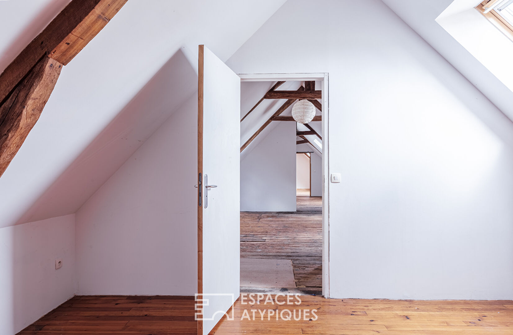 Corps de ferme avec belle longère et annexe