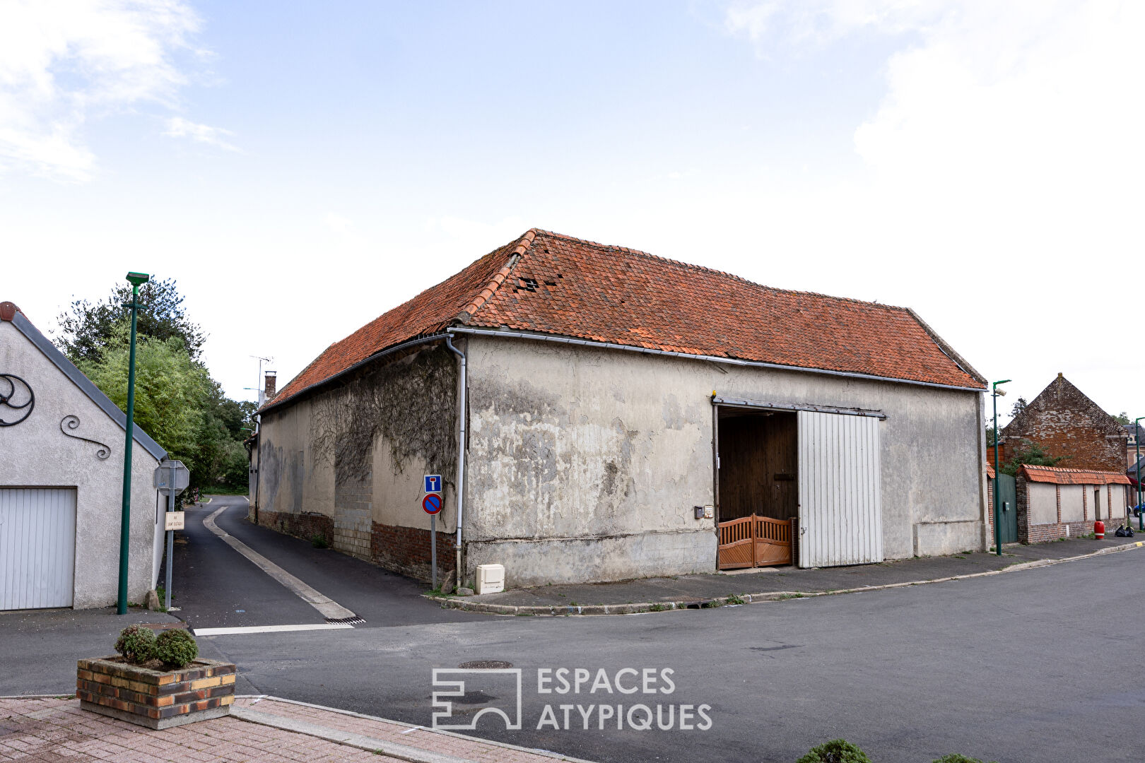 Corps de ferme avec belle longère et annexe
