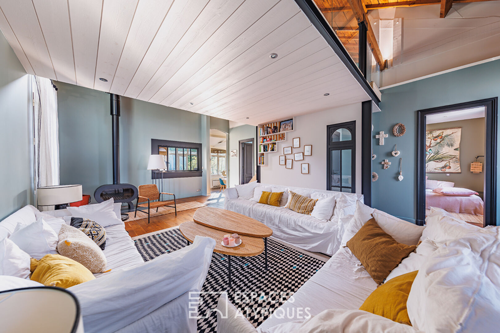 A colorful Arcachon interlude between the port and the city center