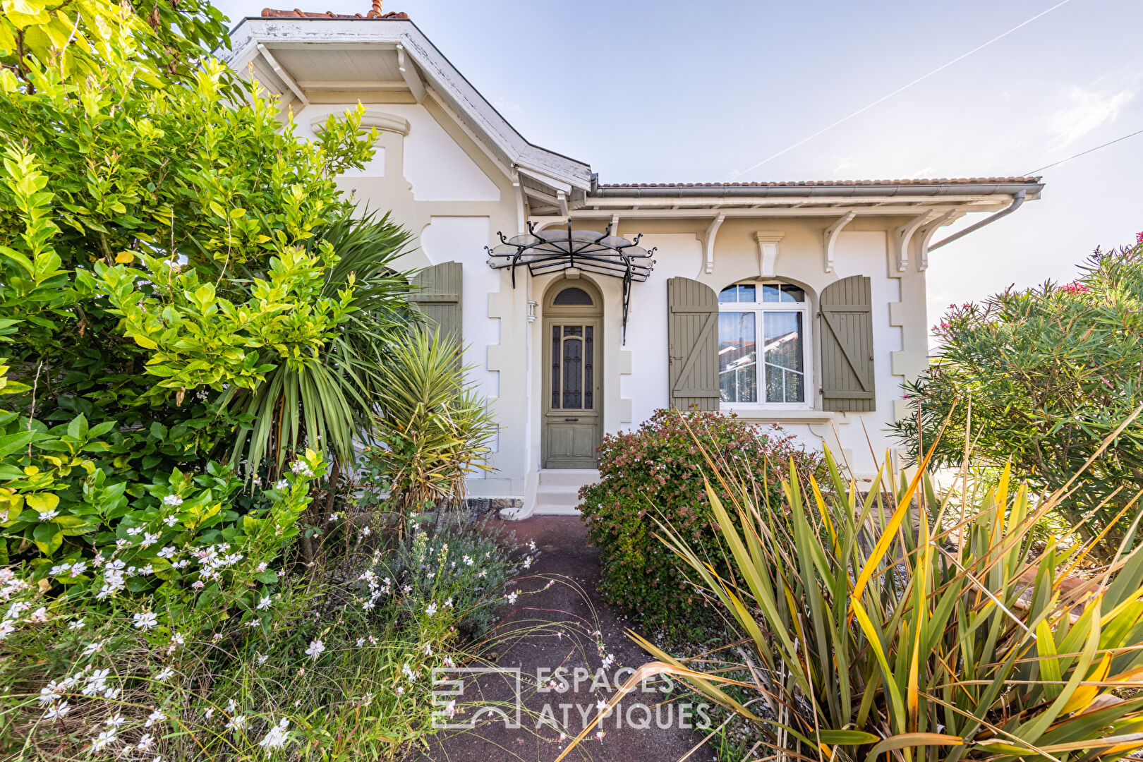 A colorful Arcachon interlude between the port and the city center