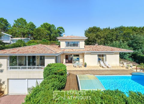 Architect-designed villa at the gateway to the ocean