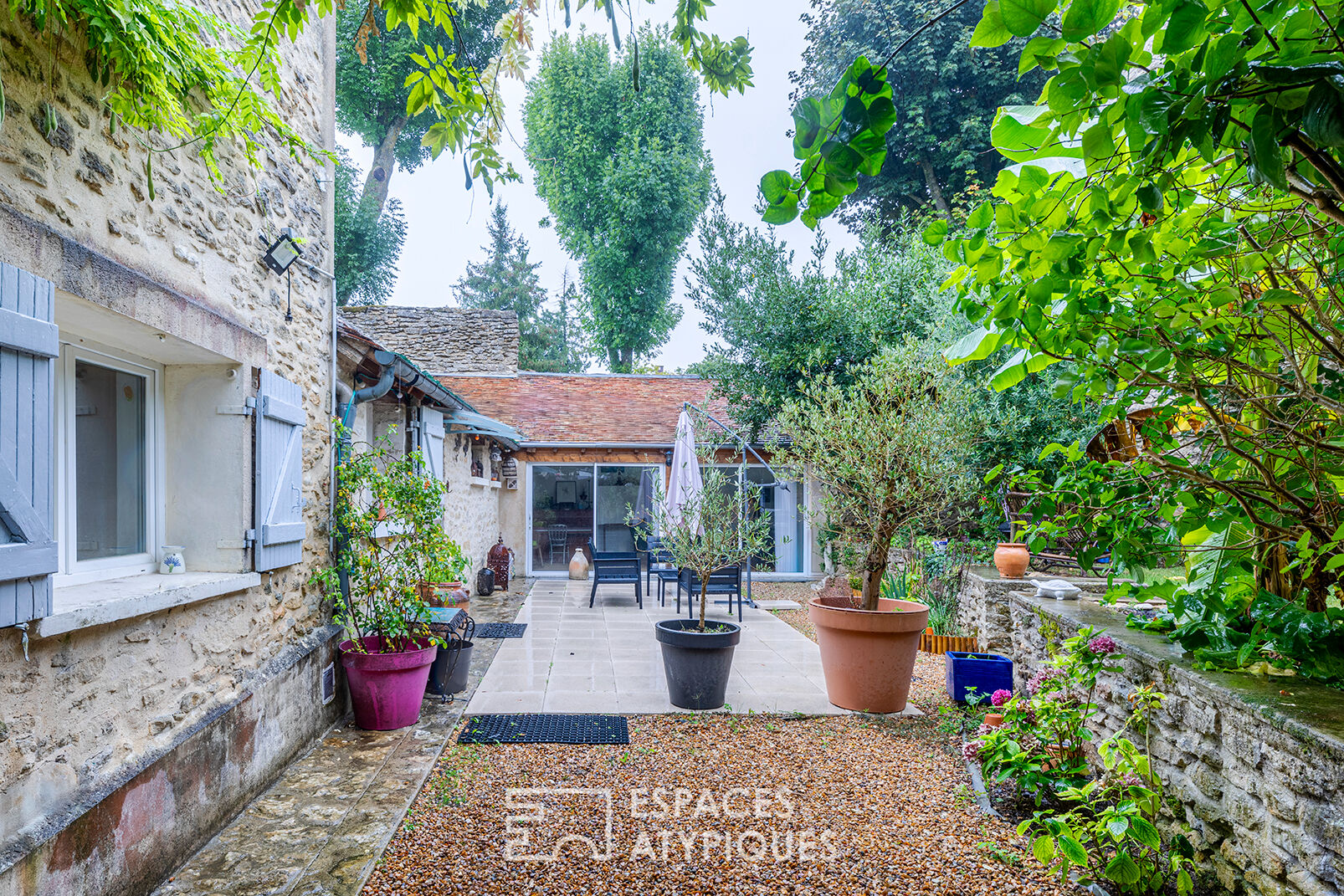 Propriété en pierres à l’abri des regards à Chérence : Résidence principale ou secondaire