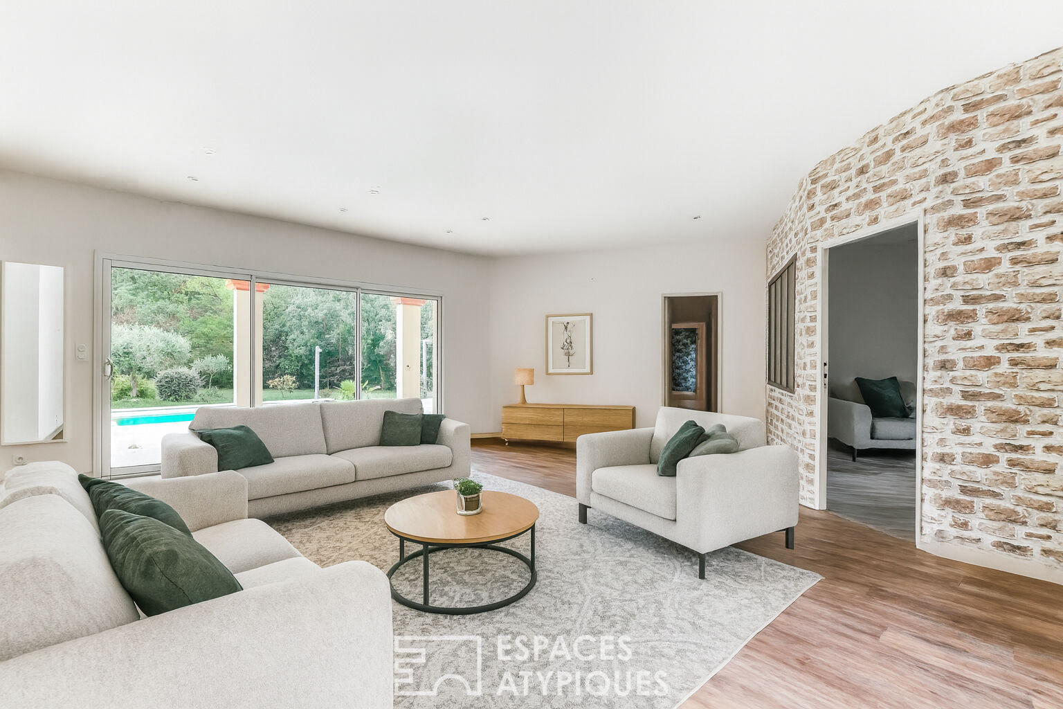 Single-story Mediterranean house near Revel