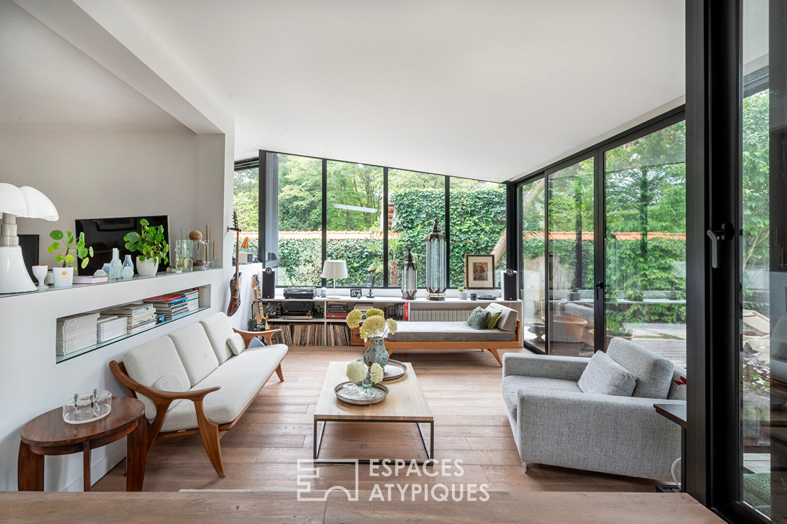 Maison d’architecte confidentielle à La Varenne Saint-Hilaire