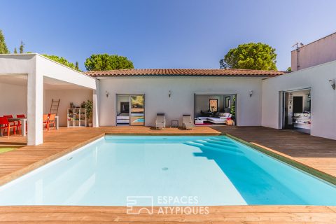 Villa de plain-pied avec piscine avec appartement indépendant et terrain constructible
