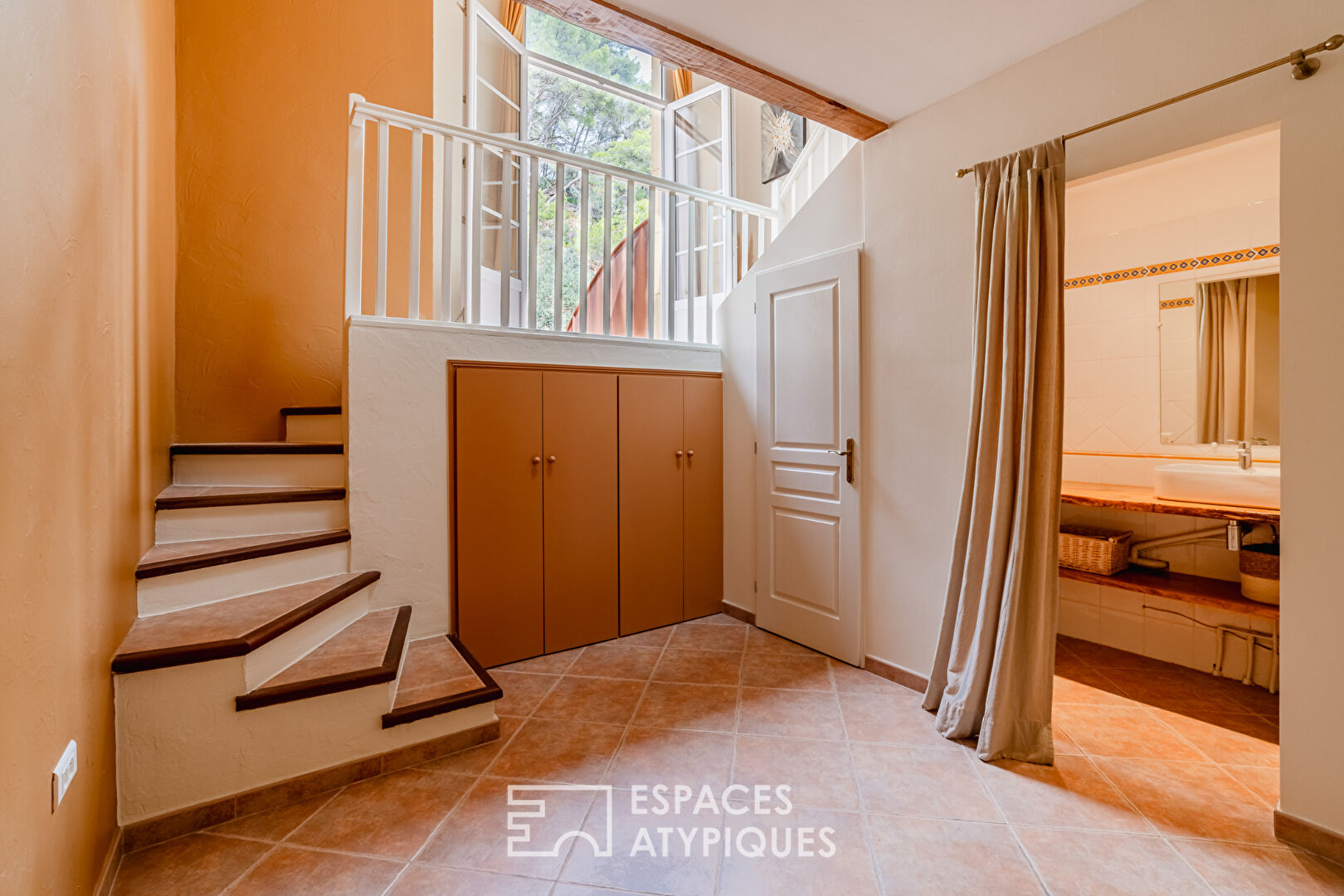 Exceptional 310 m² country house with swimming pool and 5 suites in Narbonne Plage