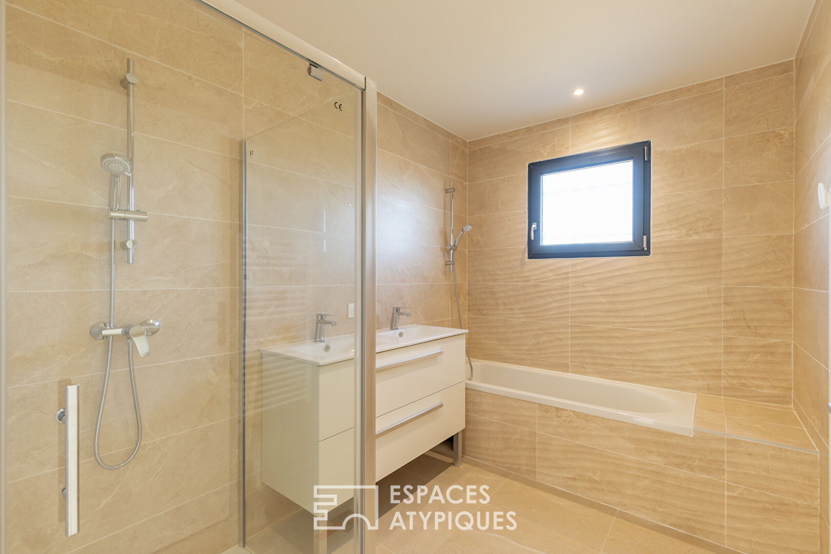 New single-story house in Thézan-des-Corbières: modern comfort and natural setting