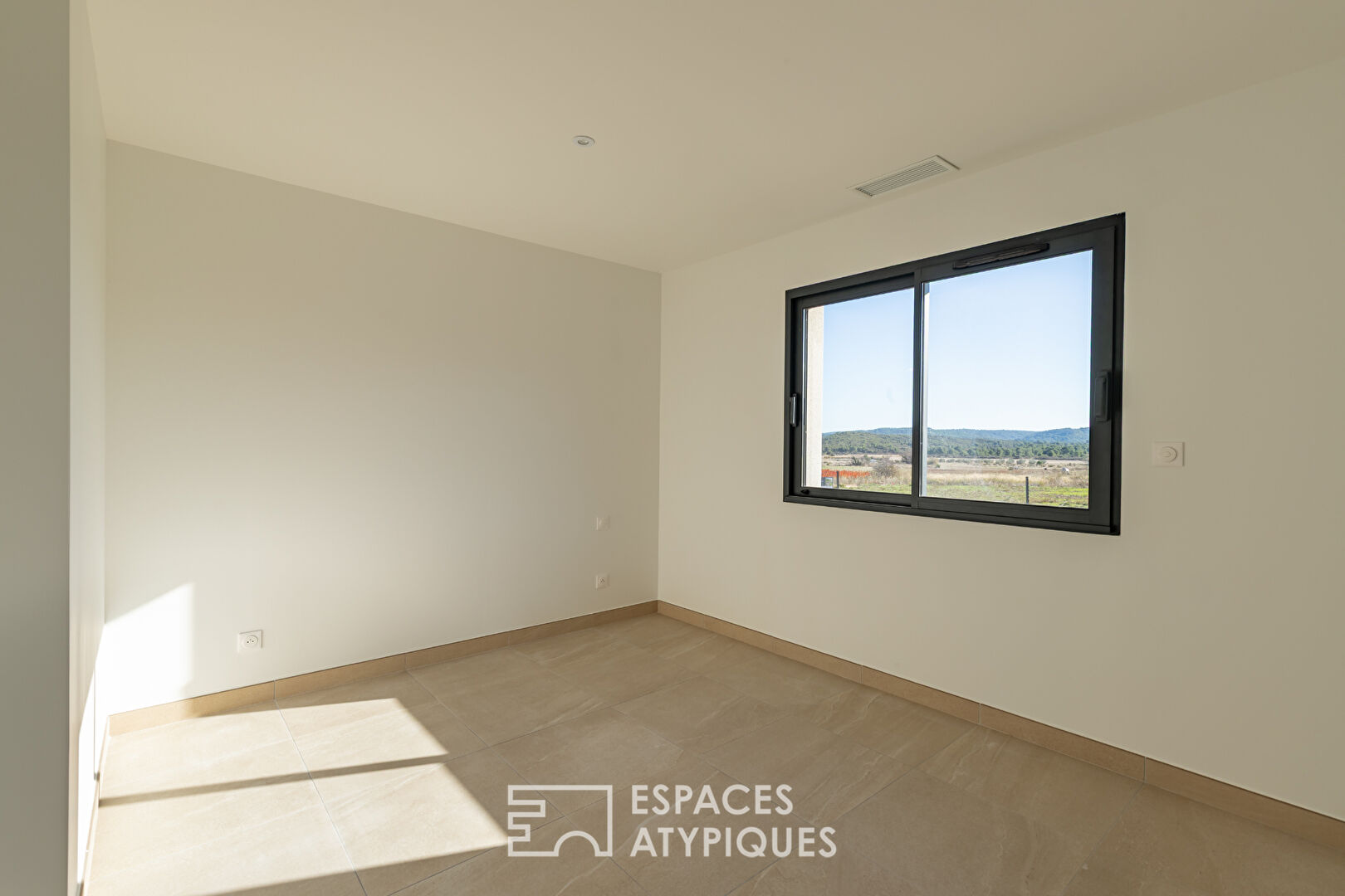 Maison neuve de plain-pied à Thézan-des-Corbières : confort moderne et cadre nature