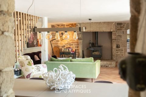 Charmante longère, son atelier d’artiste et sa dépendance en pierre