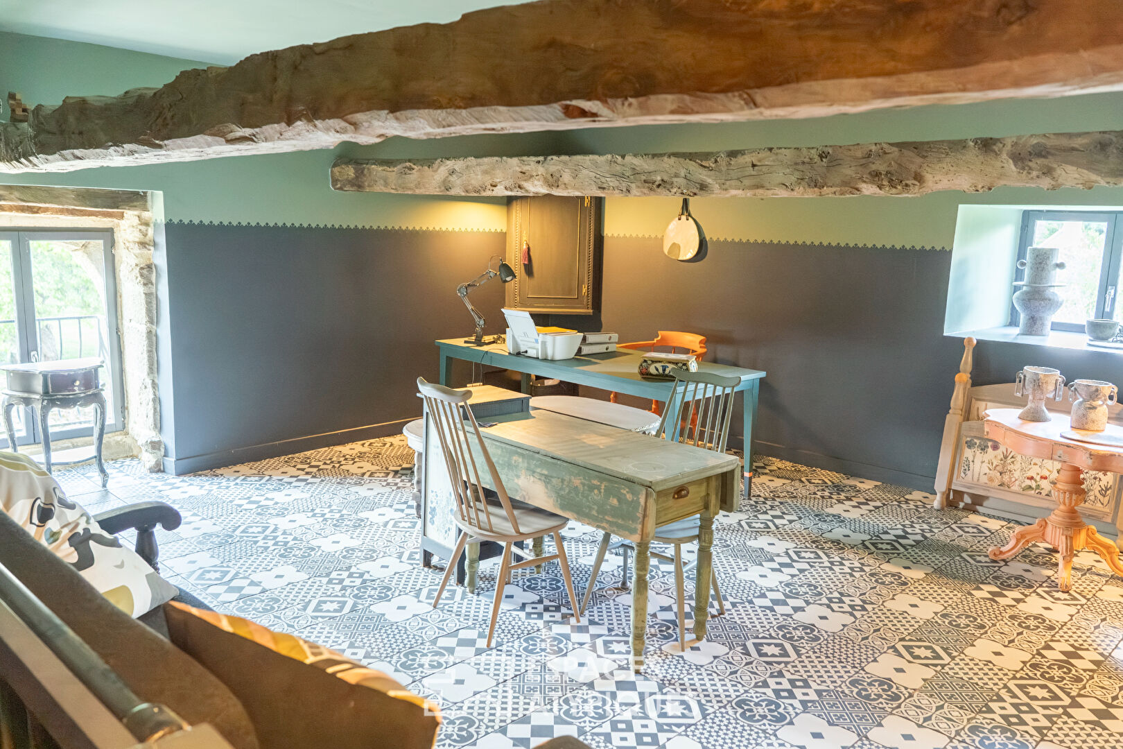 Charmante longère, son atelier d’artiste et sa dépendance en pierre