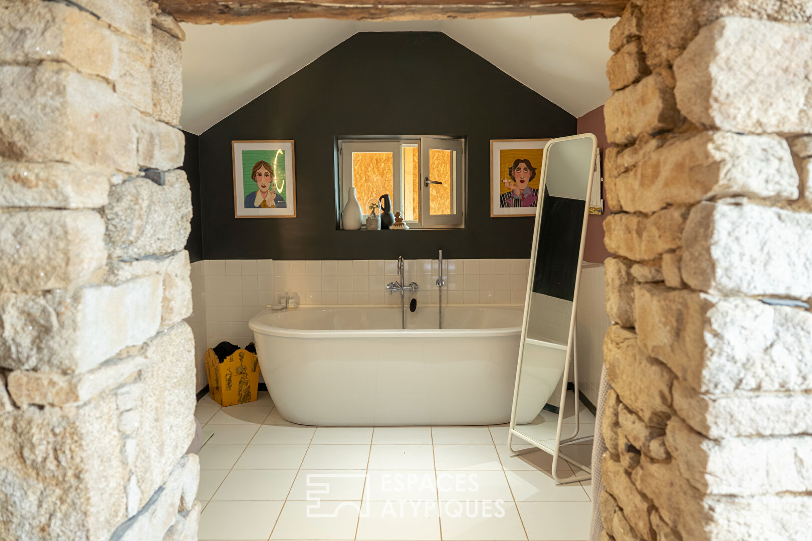 Charmante longère, son atelier d’artiste et sa dépendance en pierre