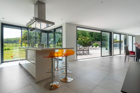 Villa californienne sur piscine et vue luxuriante