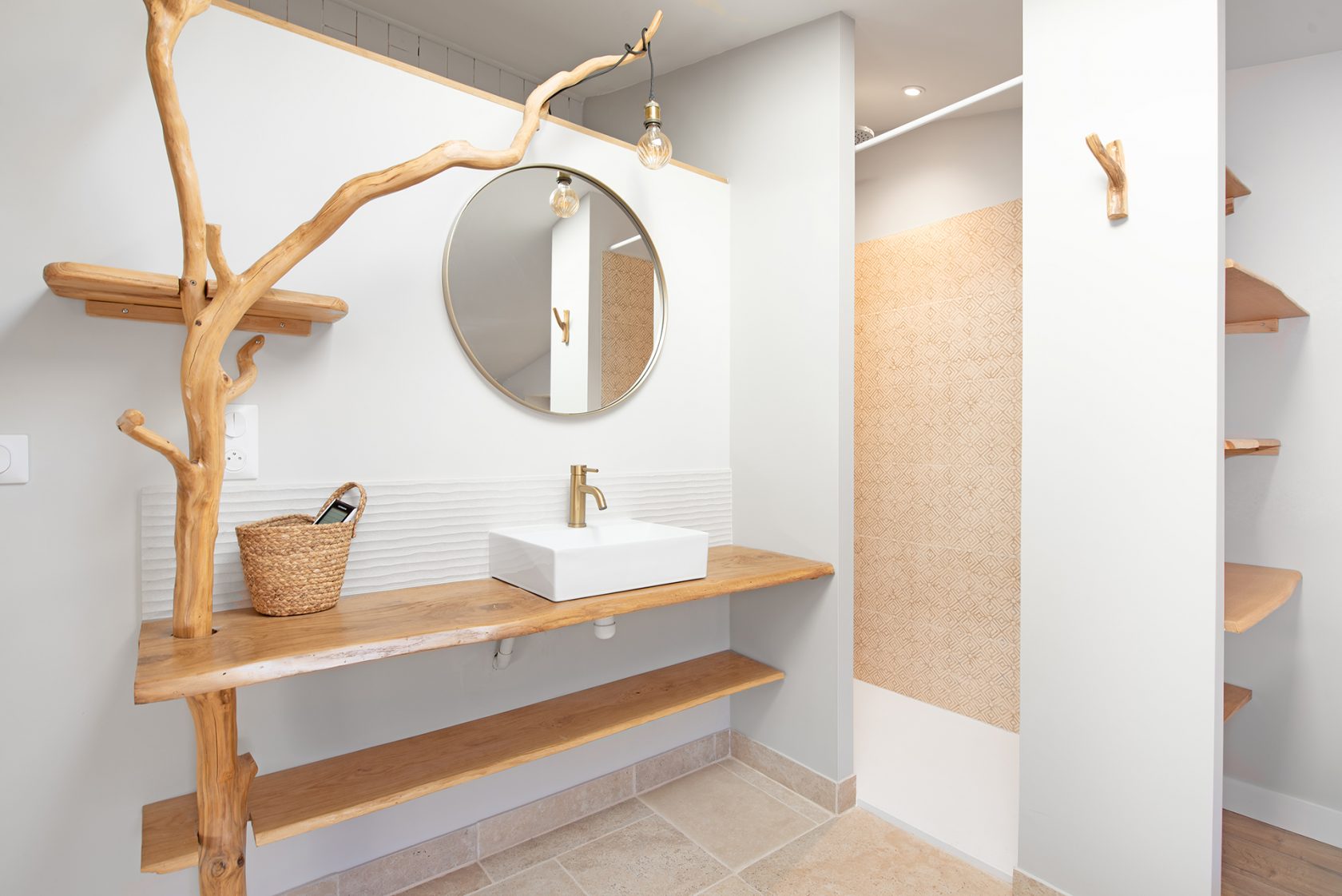 Maison de ville au charme indéniable et son jardin