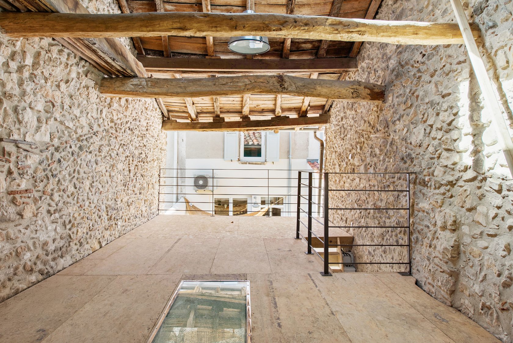 Maison de ville au charme indéniable et son jardin