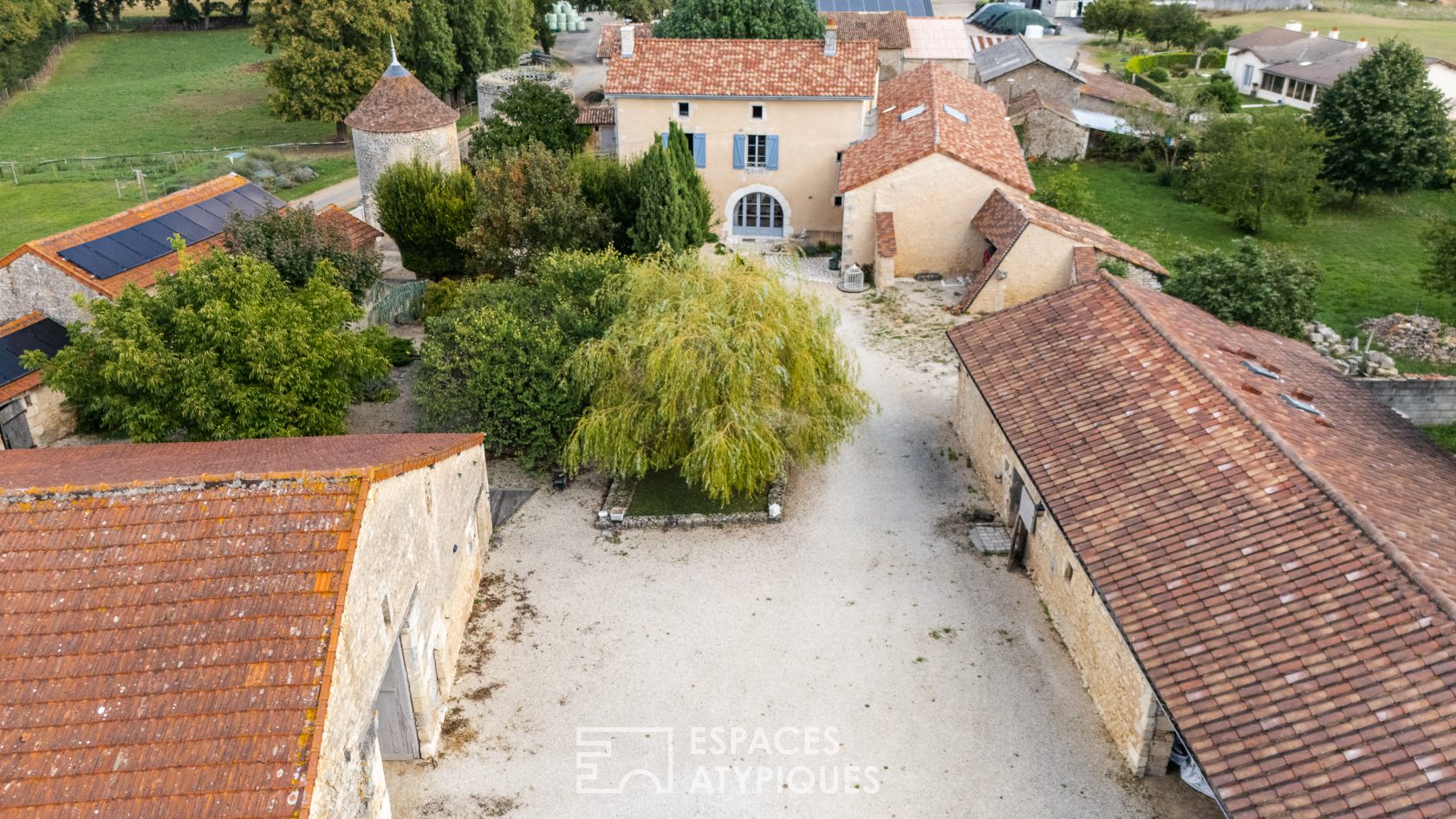 Manoir Historique près de Poitiers