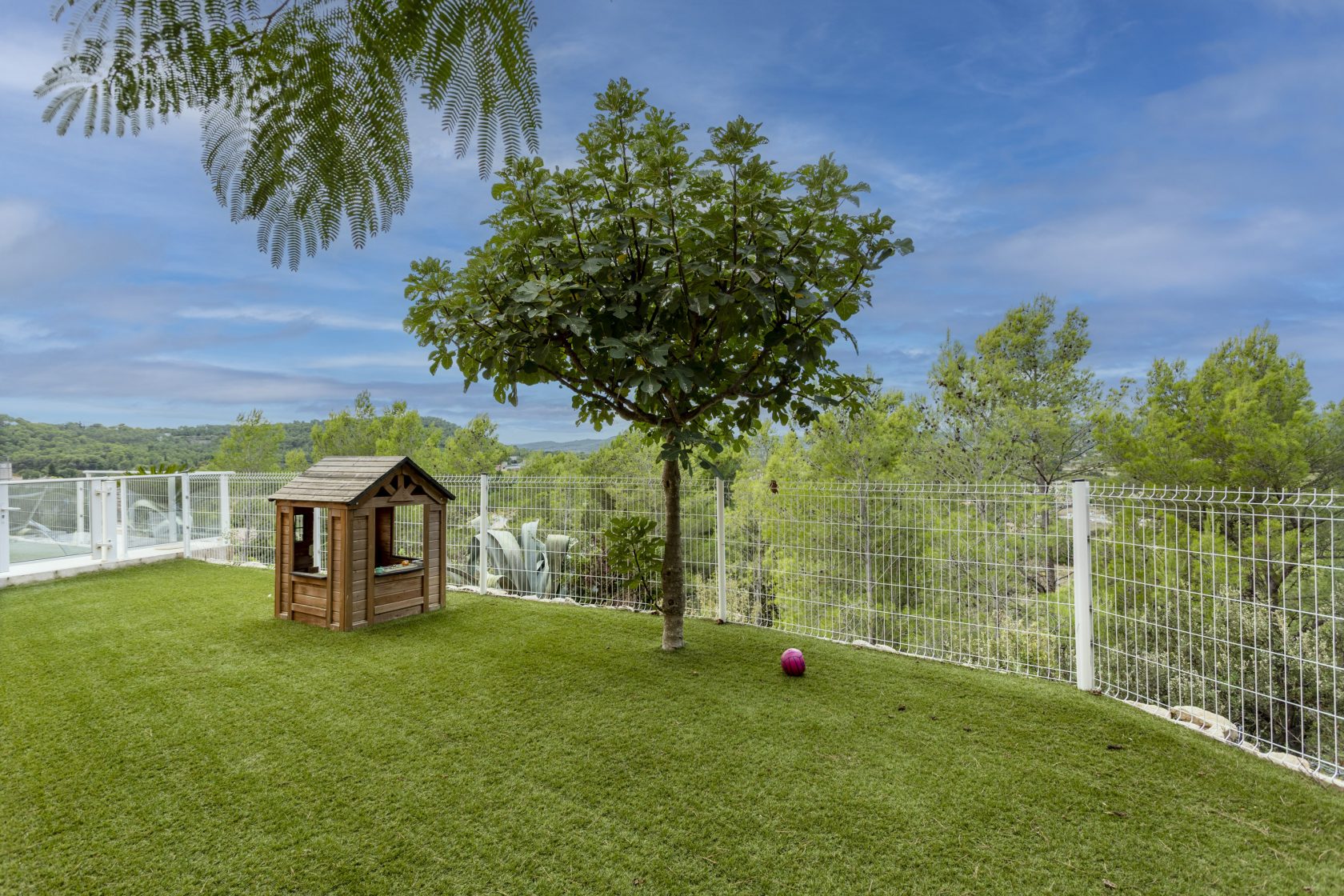 Entre ciel et horizon, une villa avec piscine à débordement
