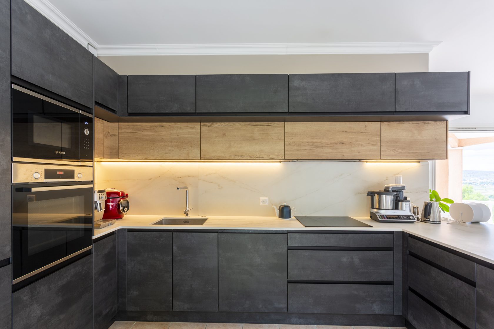 Entre ciel et horizon, une villa avec piscine à débordement