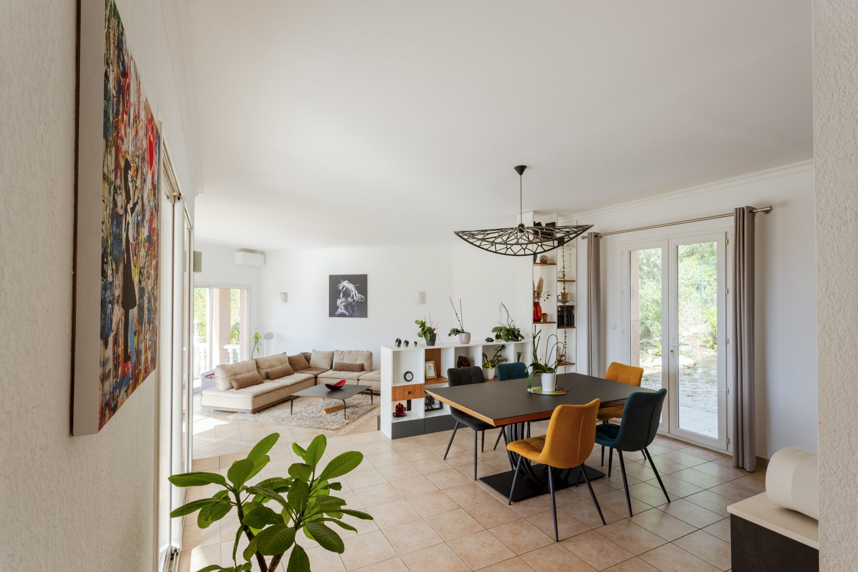 Entre ciel et horizon, une villa avec piscine à débordement