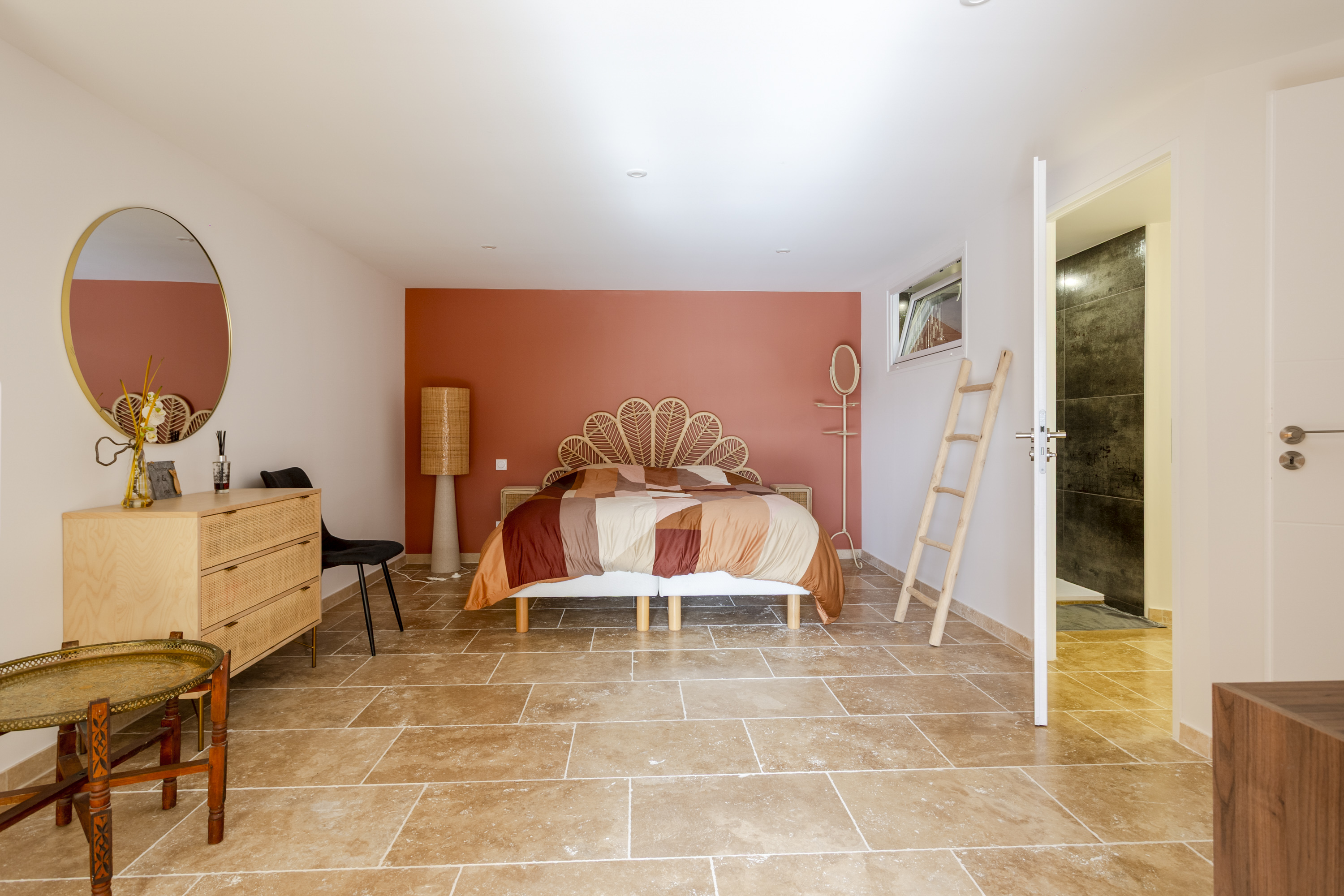 Between sky and horizon, a villa with infinity pool