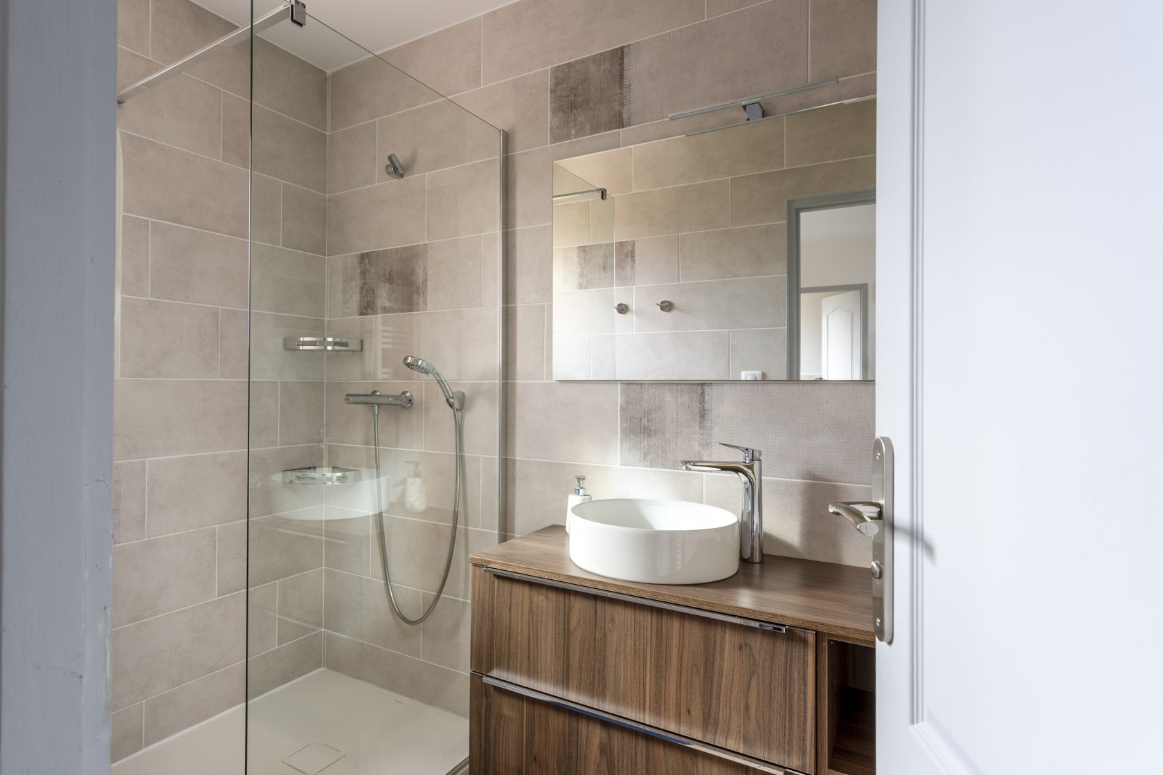 Entre ciel et horizon, une villa avec piscine à débordement