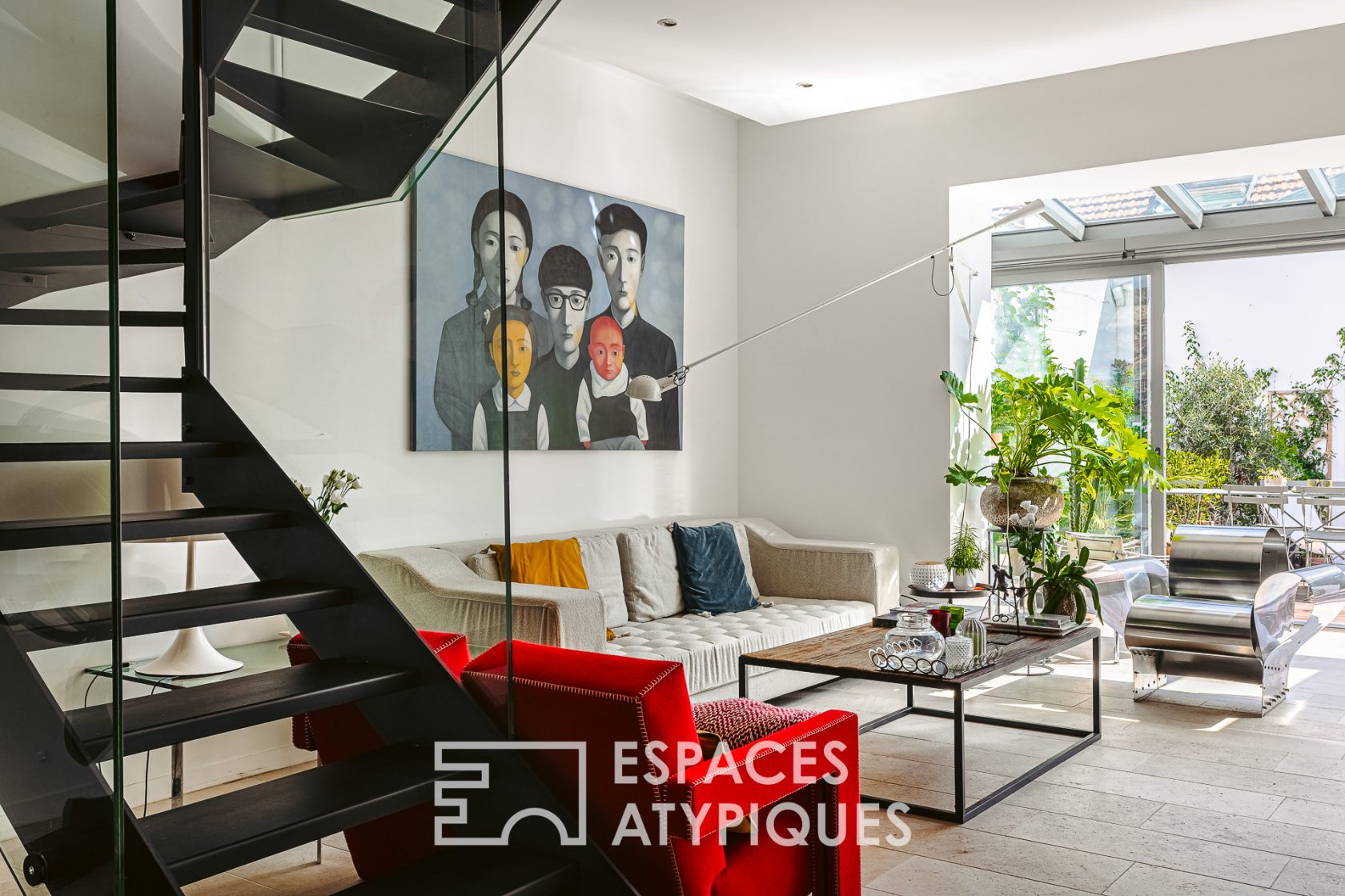 Elegant Châtelaillonnaise in a prime location