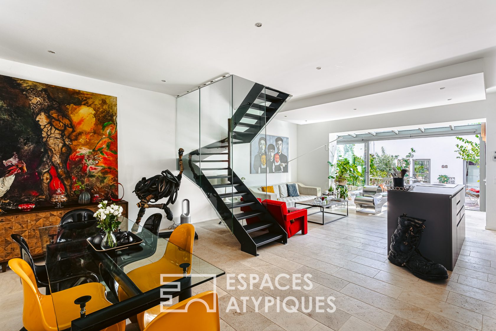 Elegant Châtelaillonnaise in a prime location