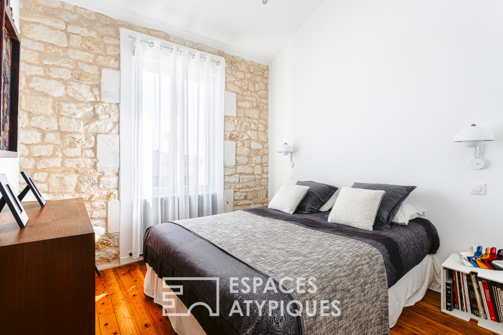 Elegant Châtelaillonnaise in a prime location