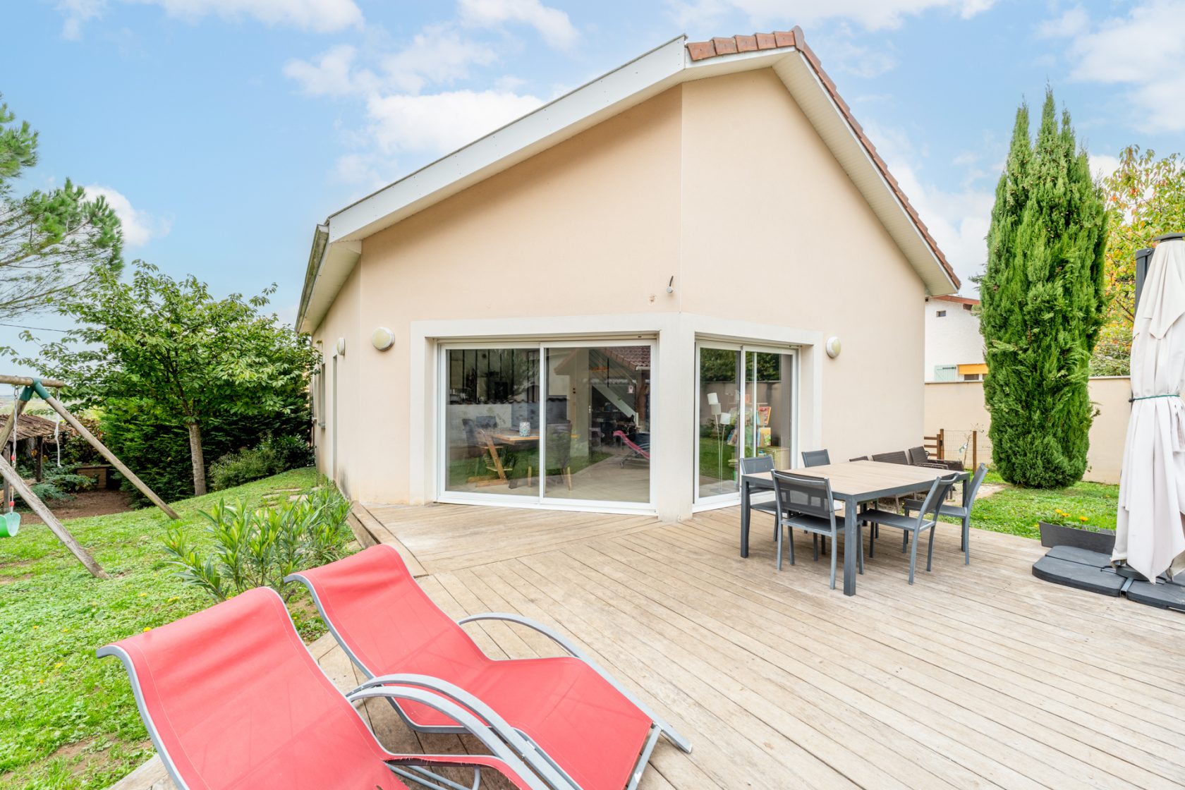 Maison contemporaine avec jardin