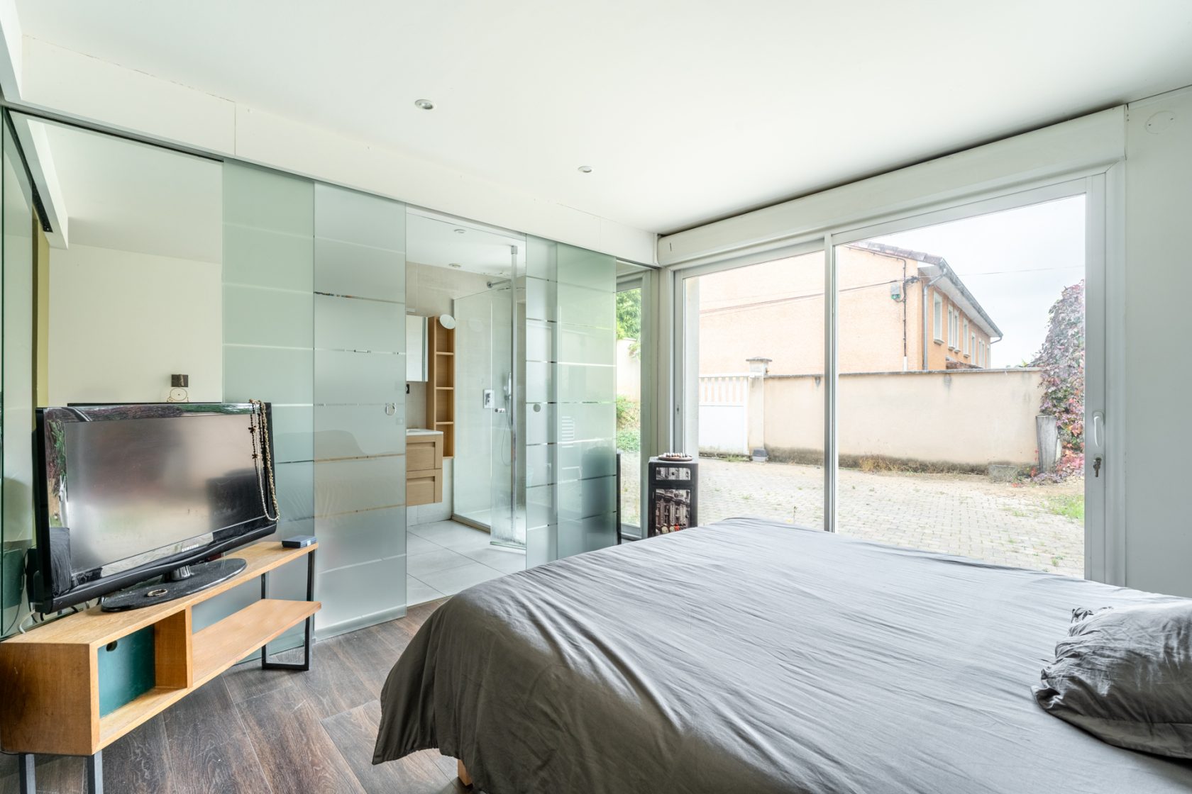 Maison contemporaine avec jardin