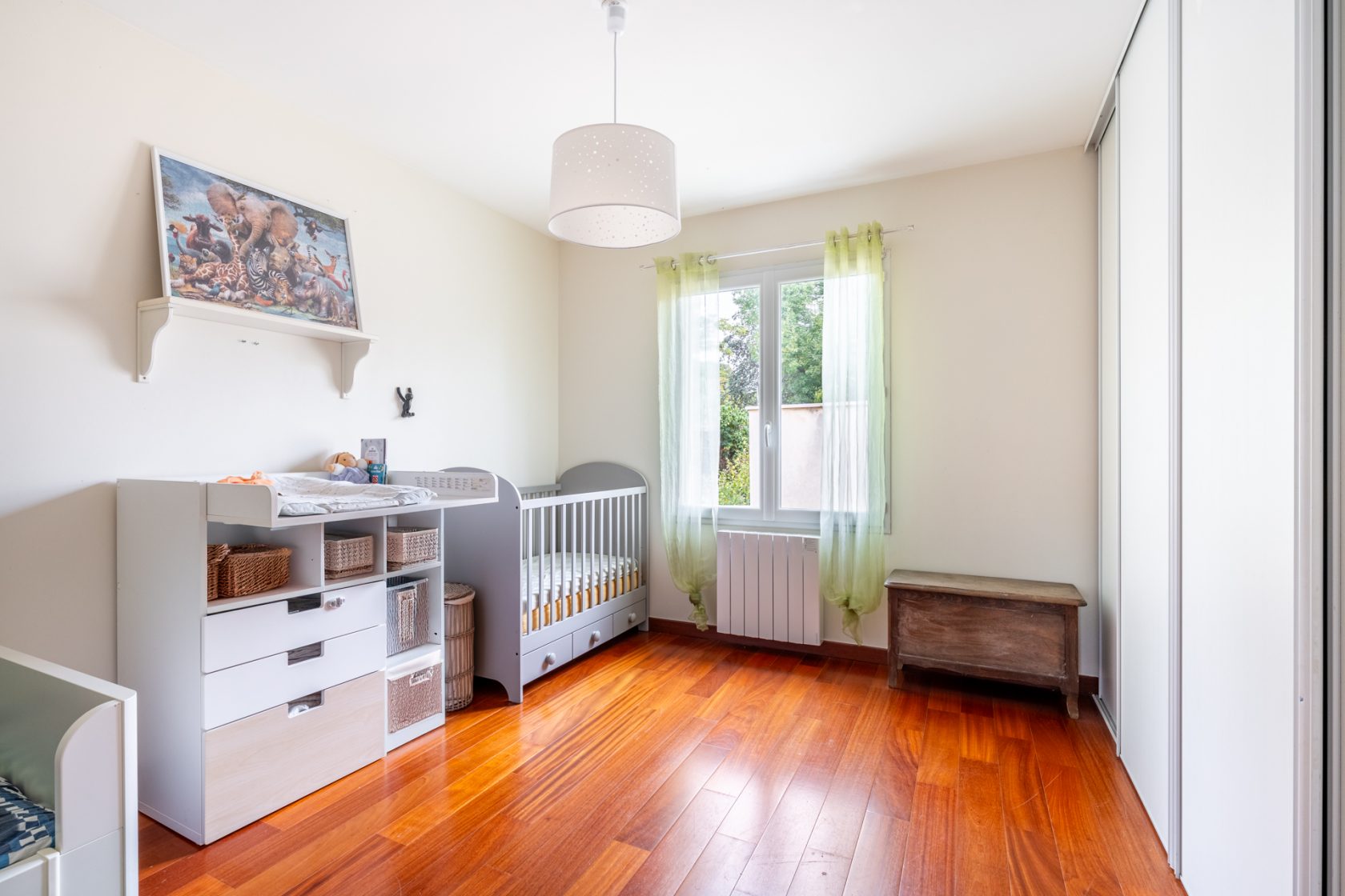 Maison contemporaine avec jardin