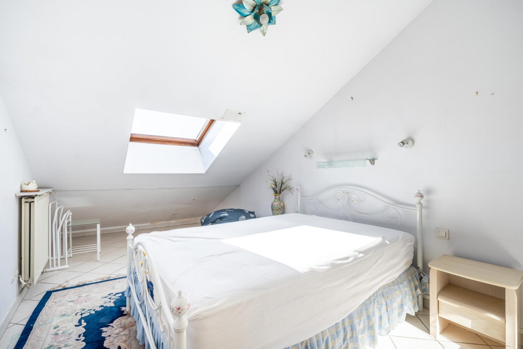 Top floor apartment to modernize