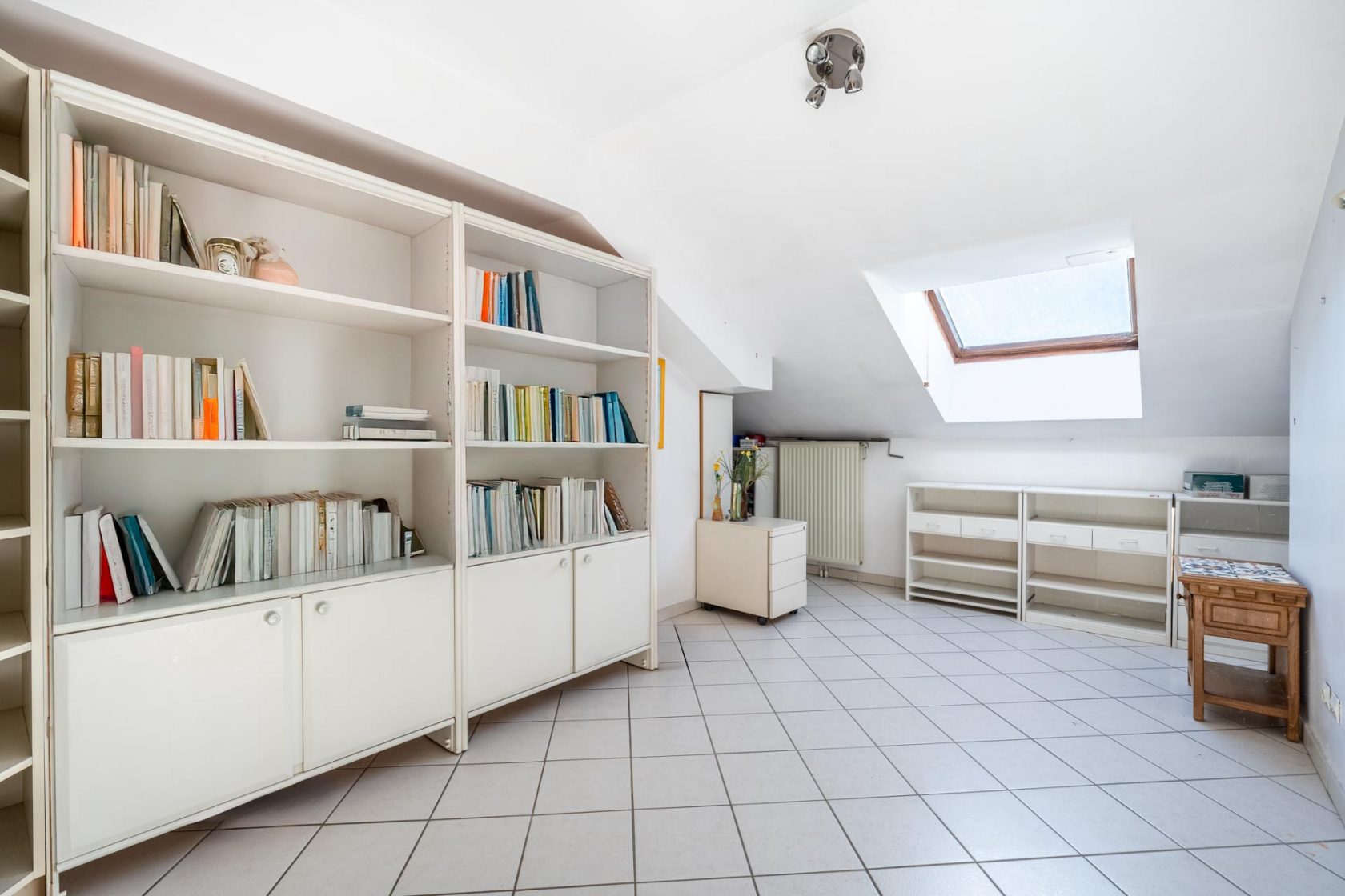 Top floor apartment to modernize