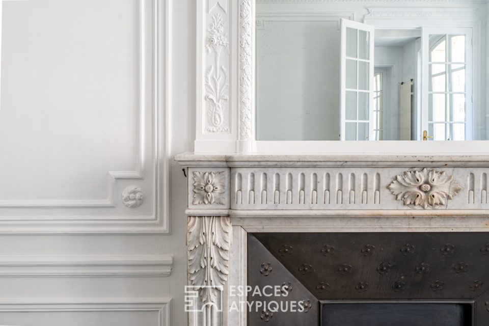 cheminée en marbre et moulures 