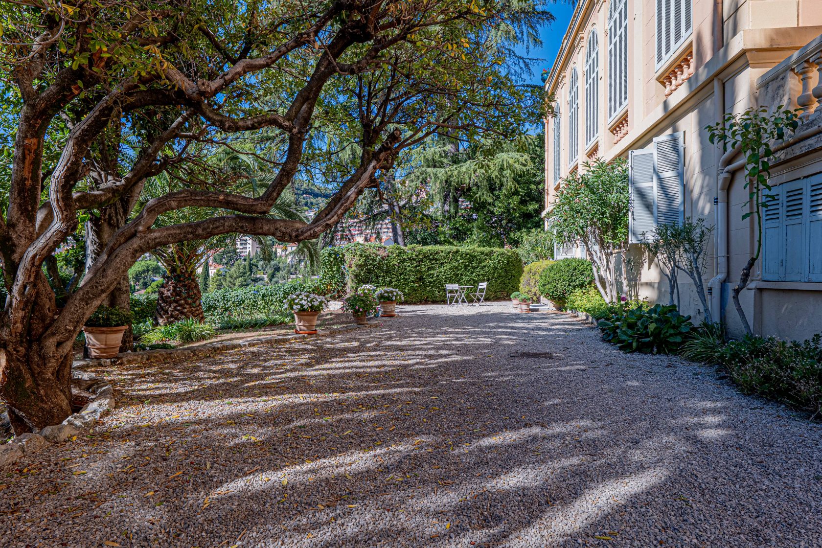 Grasse Rothschild : l’adresse Bourgeoise, le charme intemporel.