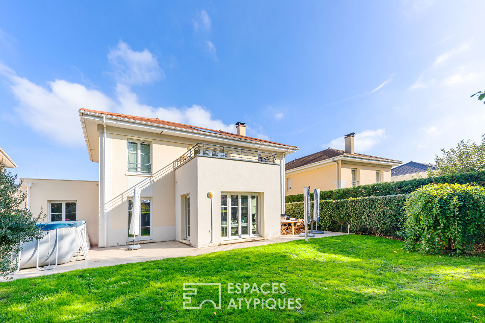 Maison contemporaine lumineuse à Villepreux