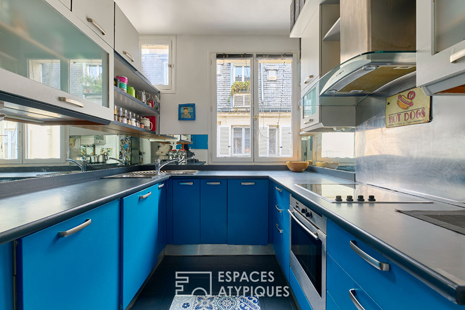 Bohemian spirit on a high floor overlooking a courtyard – Barbès-Rochechouart