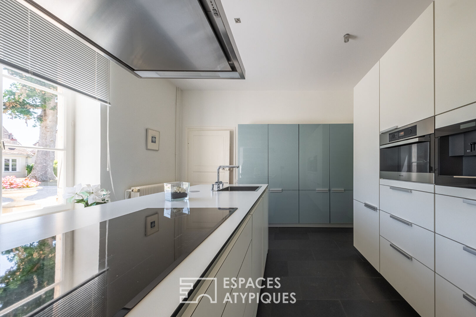 Charming Bourgeois House with Park near Chalon-sur-Saône