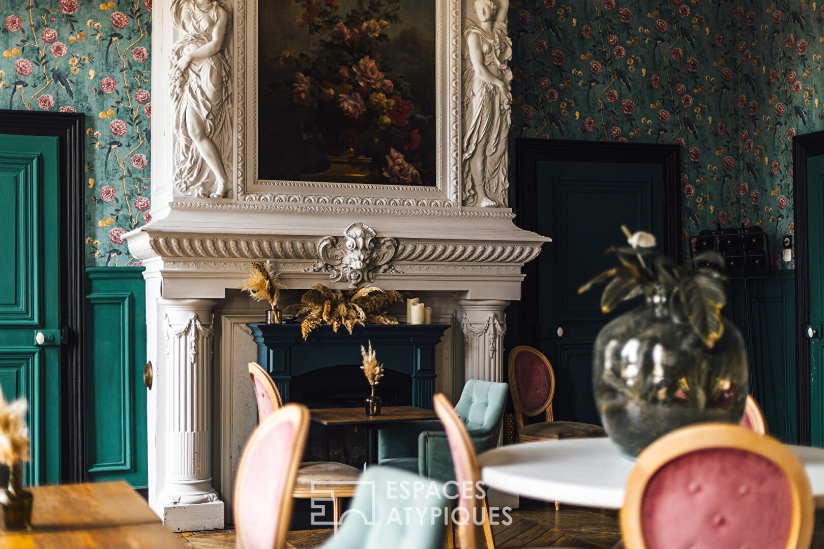 Magnificent event castle – Hotel, restaurant, wedding, seminar, gite, swimming pool and spa