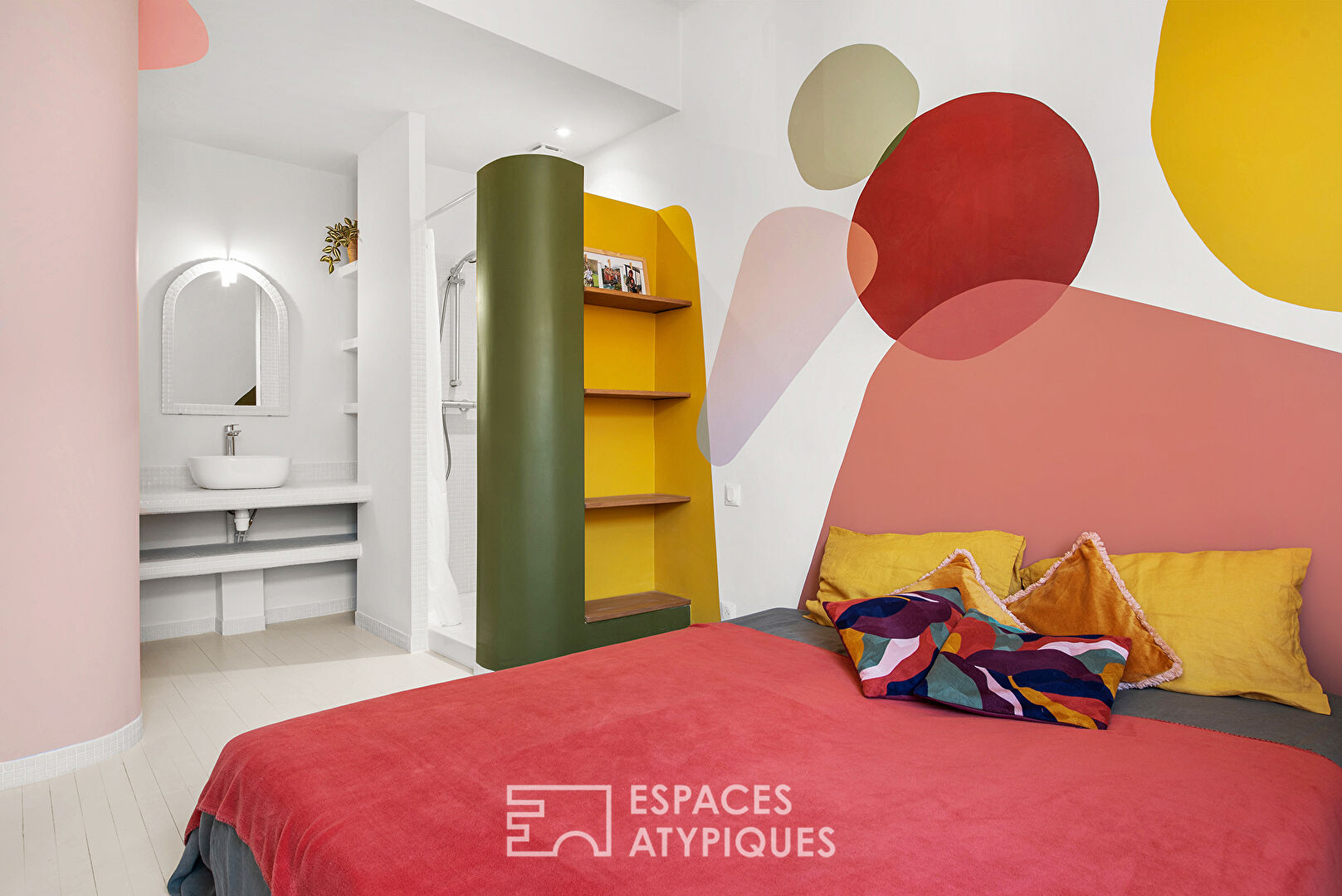 Maison de ville au charme indéniable et son jardin