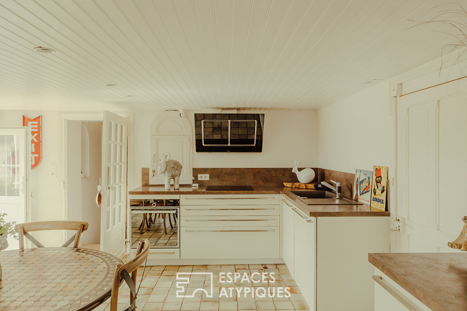 Exceptional – Pretty estate of 3 houses facing the ponds