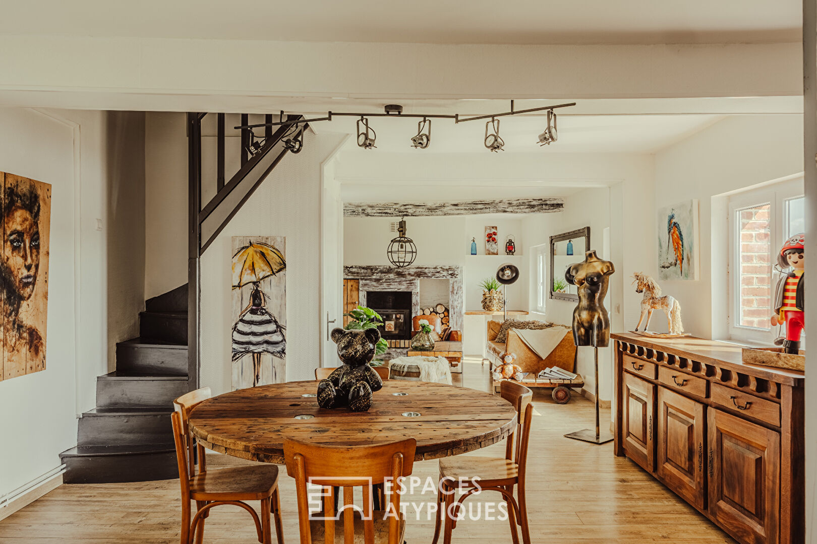 Exceptional – Pretty estate of 3 houses facing the ponds