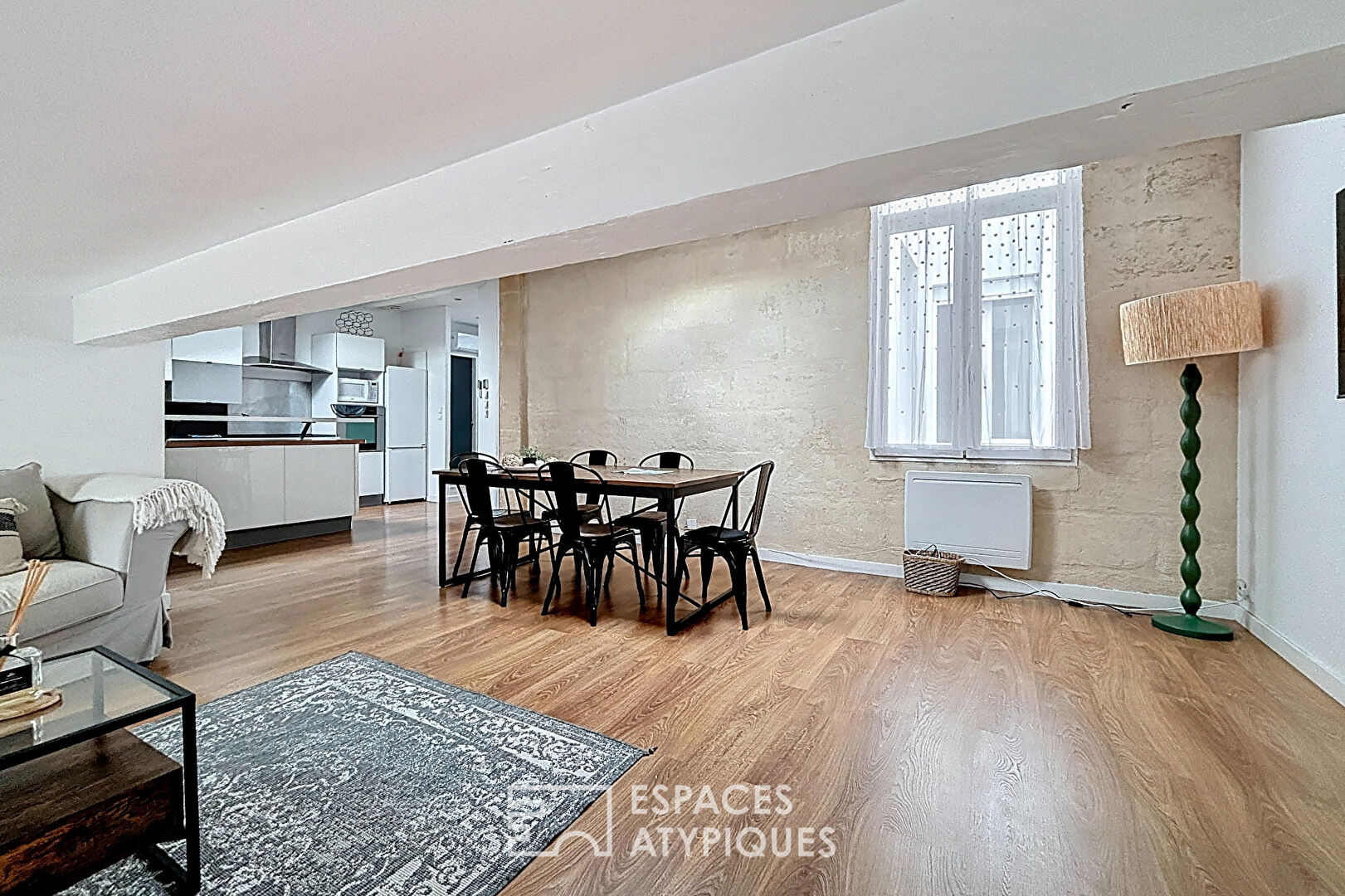 Appartement cosy au dernier étage avec ascenseur au coeur du Triangle d’Or