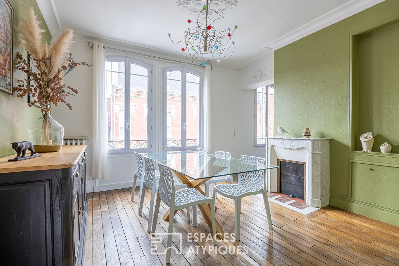 Maison familiale en coeur de ville avec piscine, terrasse, jardin et garage à Albert