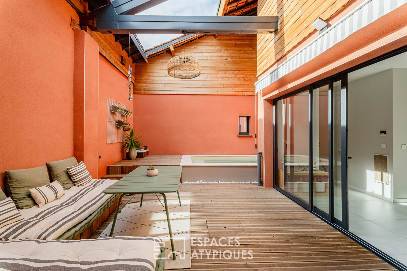 Narbonne center: luxury house with swimming pool and high-end services