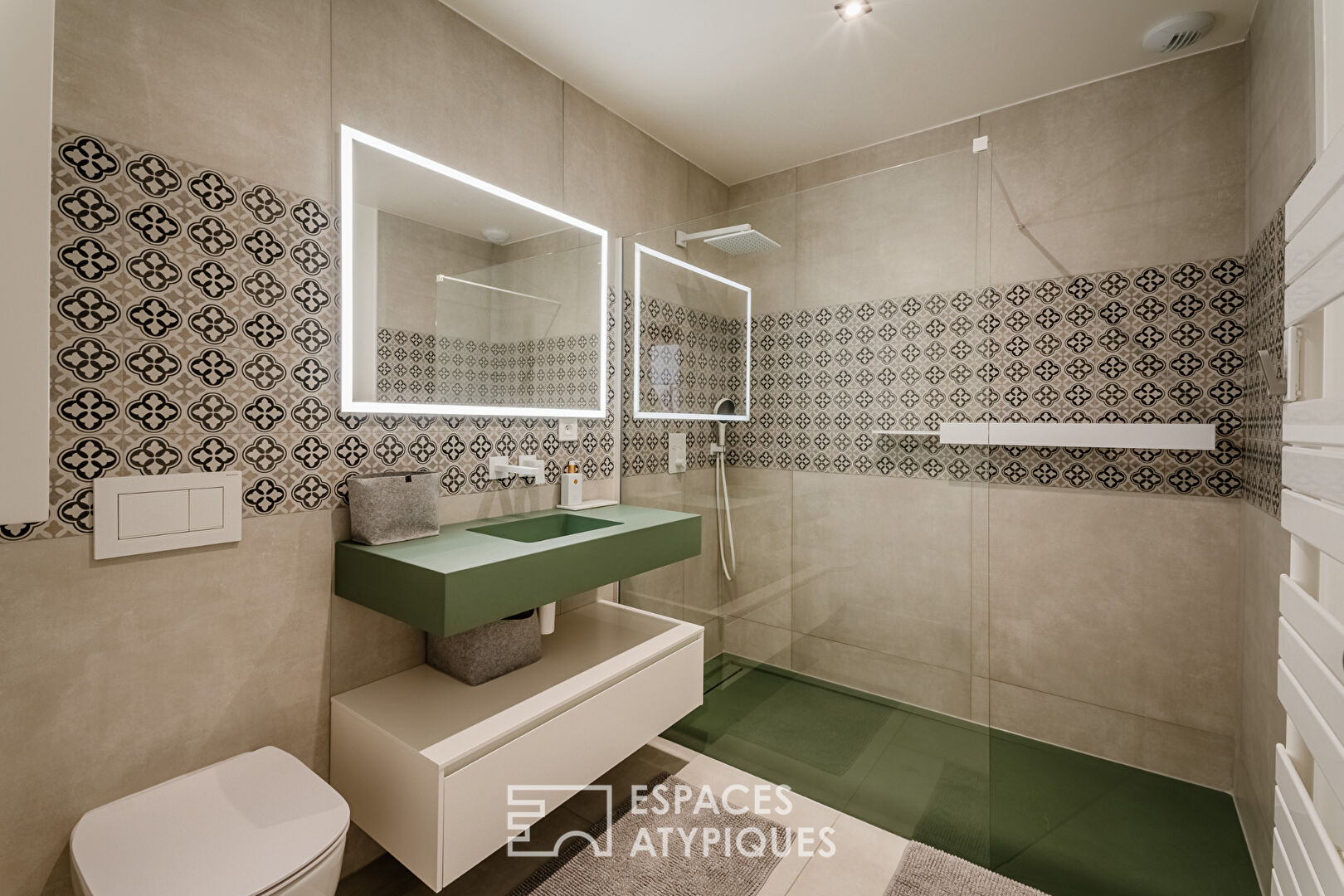 Narbonne center: luxury house with swimming pool and high-end services