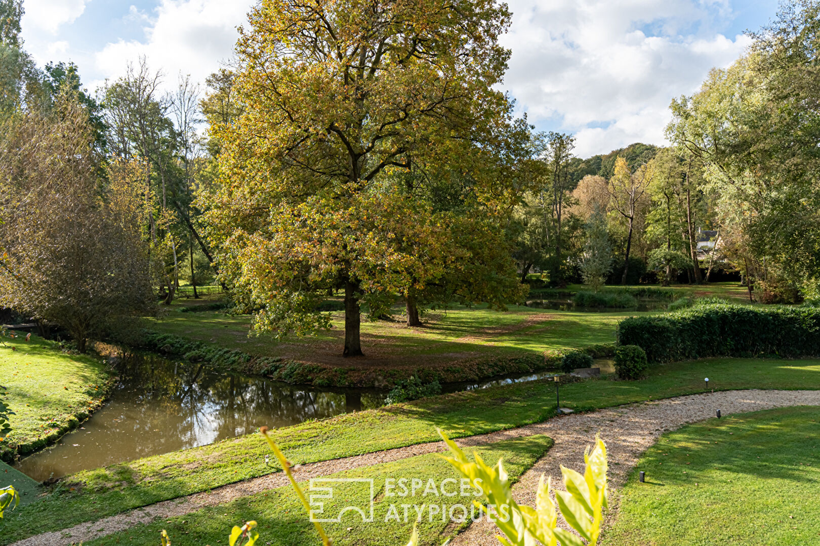 Charming apartment in a former 18th-century mill, near Rambouillet