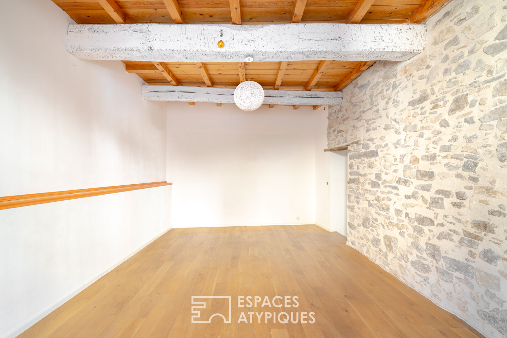 Maison de Village Historique Rénovée avec terrasse de toit