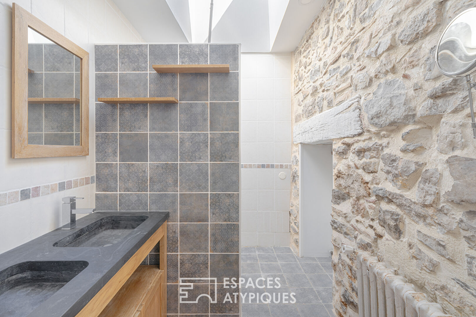 Maison de Village Historique Rénovée avec terrasse de toit