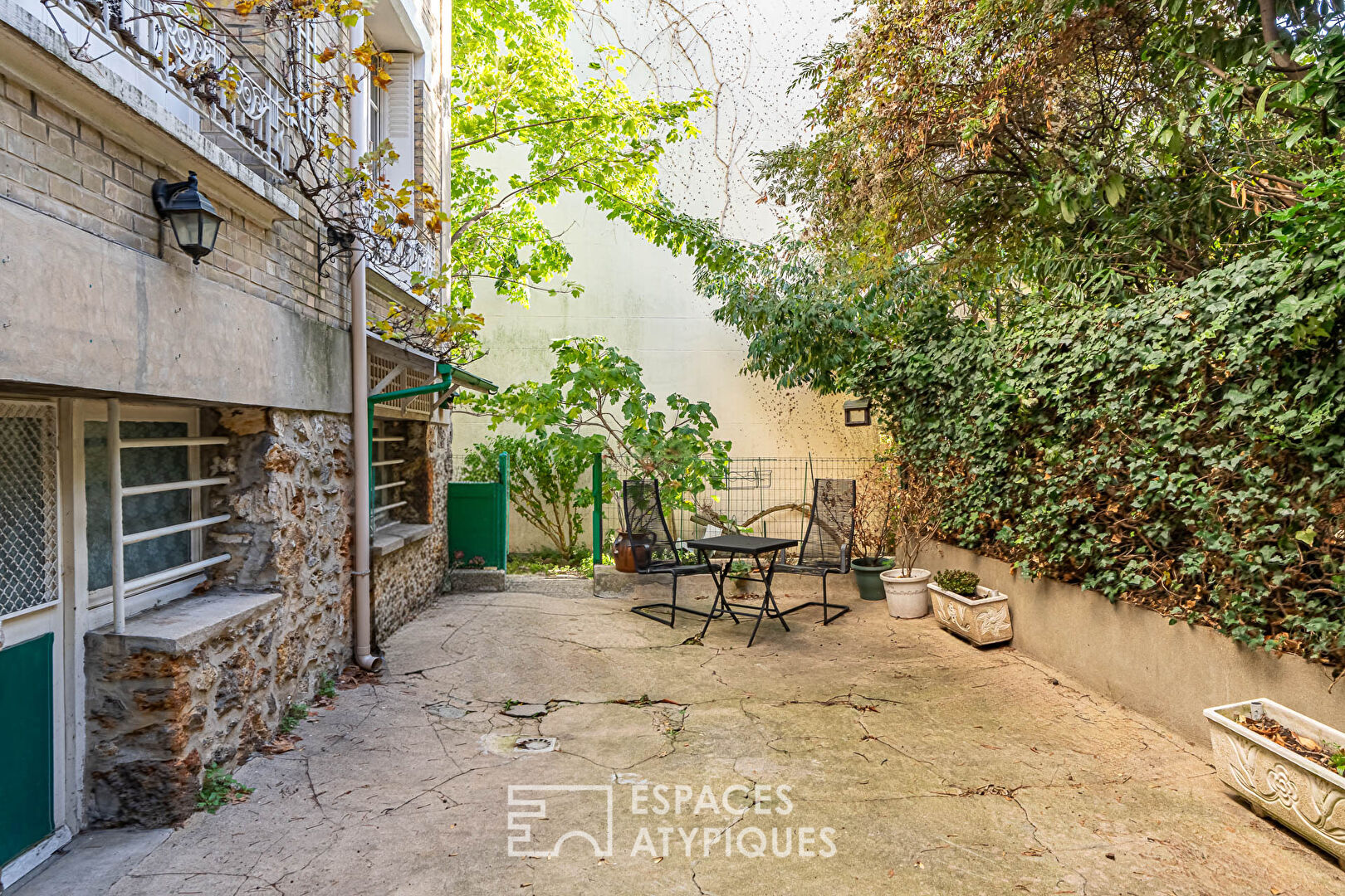 Appartement deux pièces avec terrasse commune proche Mairie d’Issy